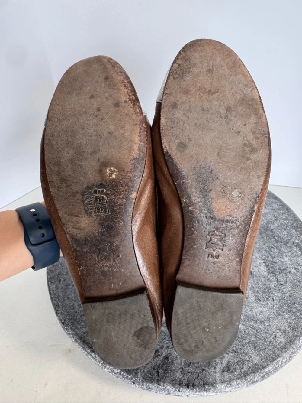 Tory Burch Taupe Cap Toe Ballet Flats Shoes 7.5 Silver Metallic Bow